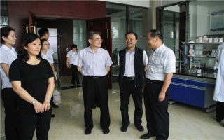 廢棄物資源化國家工程研究中心、昆明理工大學(xué)孫可偉教授,棄物資源化國家工程研究中心常務(wù)副主任、昆明理工大學(xué)教授李如燕博士蒞臨指導(dǎo)