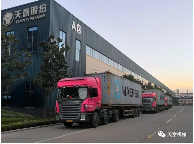 天意機(jī)械為柬埔寨客戶加工生產(chǎn)年產(chǎn)80萬平方輕質(zhì)墻板生產(chǎn)線成功裝車啟運！