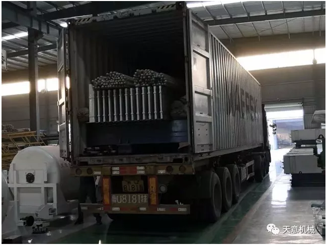 天意機(jī)械為柬埔寨客戶加工生產(chǎn)年產(chǎn)80萬平方輕質(zhì)墻板生產(chǎn)線成功裝車啟運！